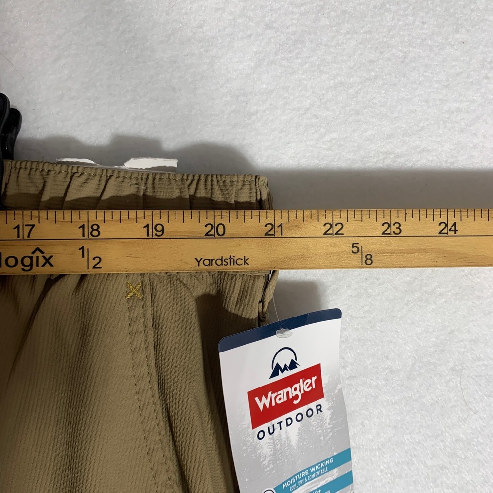 Wrangler Outdoor Men's Tan Field Utility Relaxed Fit Cargo Shorts Sz‎ 42x10 - Picture 10 of 11